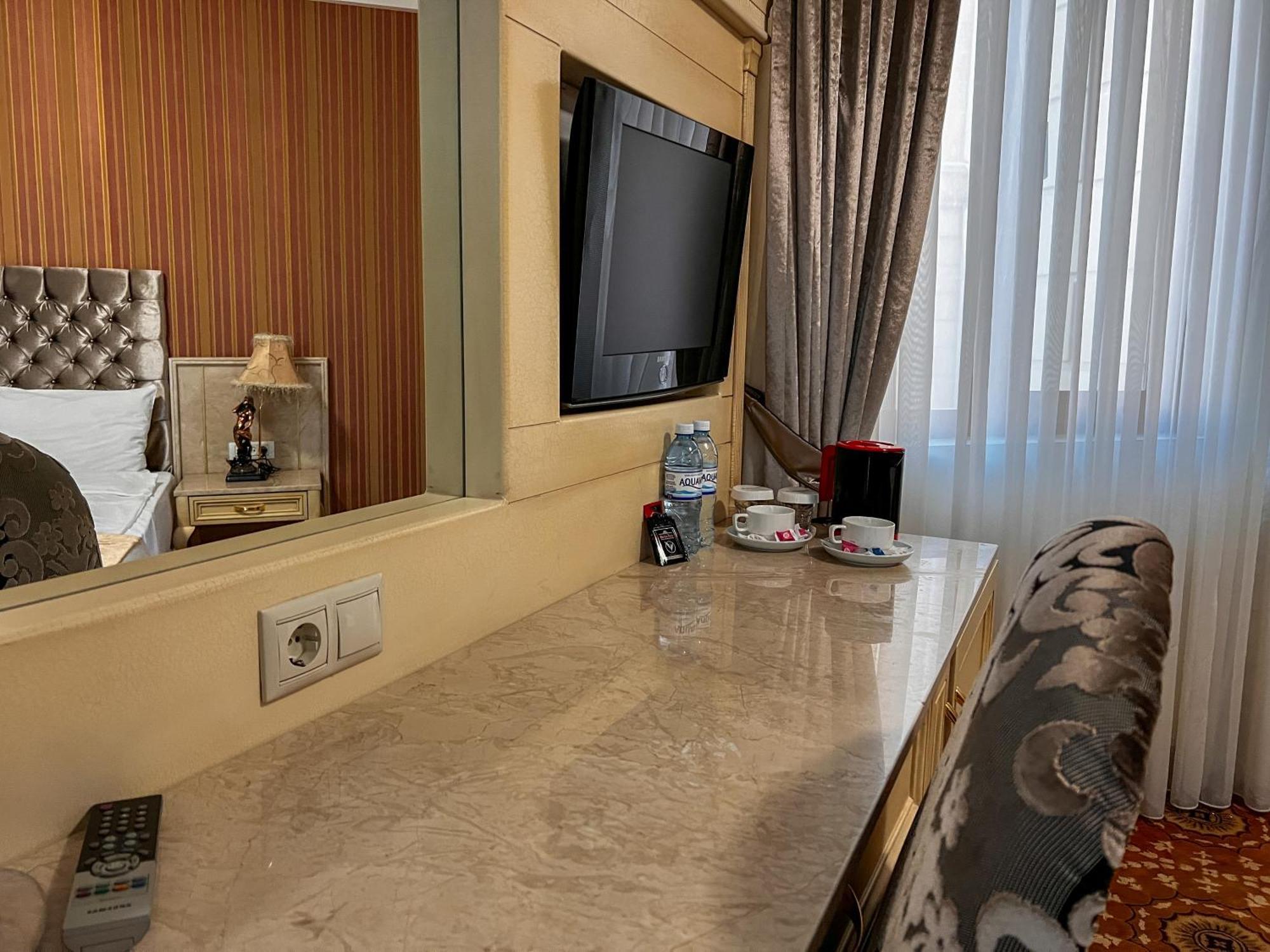 Atropat Old City Hotel Baku Bagian luar foto